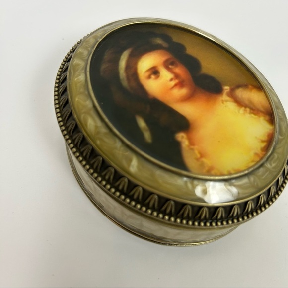 FSG Victorian Lady Enameld Trinket Box handmade - Picture 4 of 12